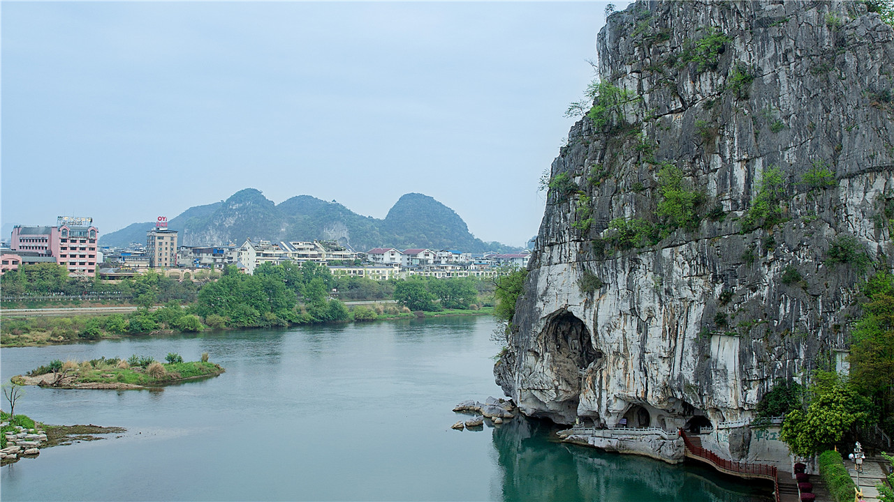 广西壮族自治区桂林市叠彩区滨江路27号(风北路口)