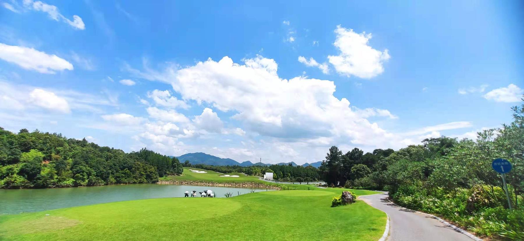 山城水都杨光湖农旅公园