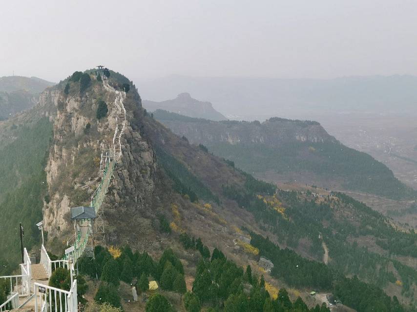 灵岩大佛山景区