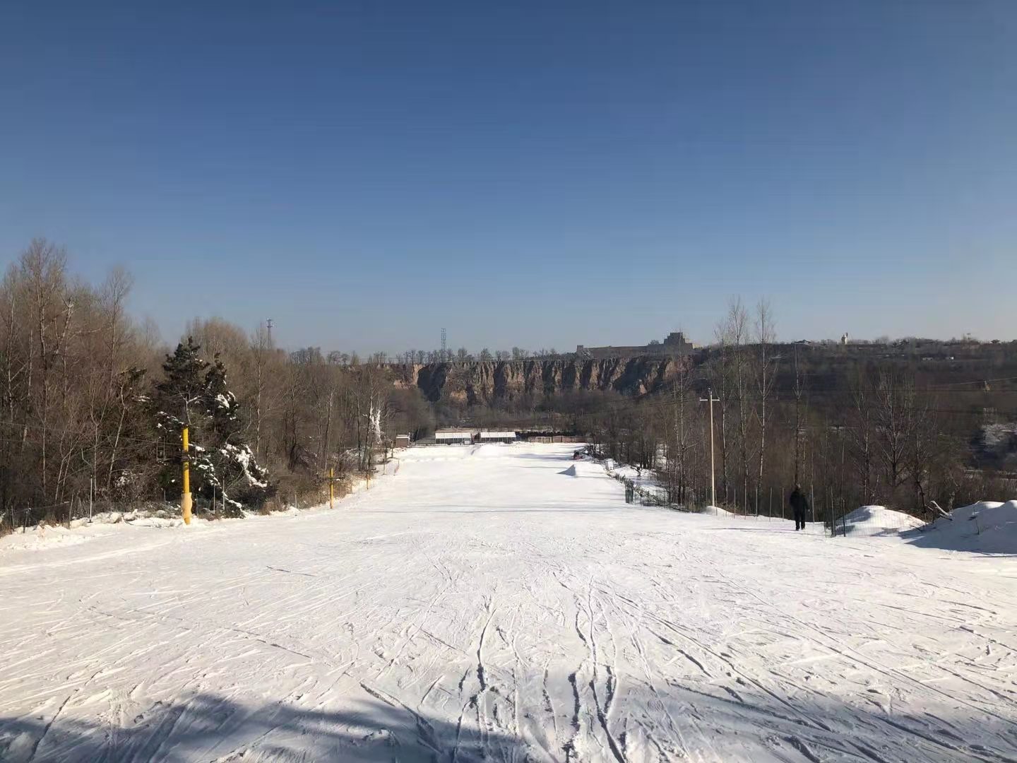 红石峡滑雪场