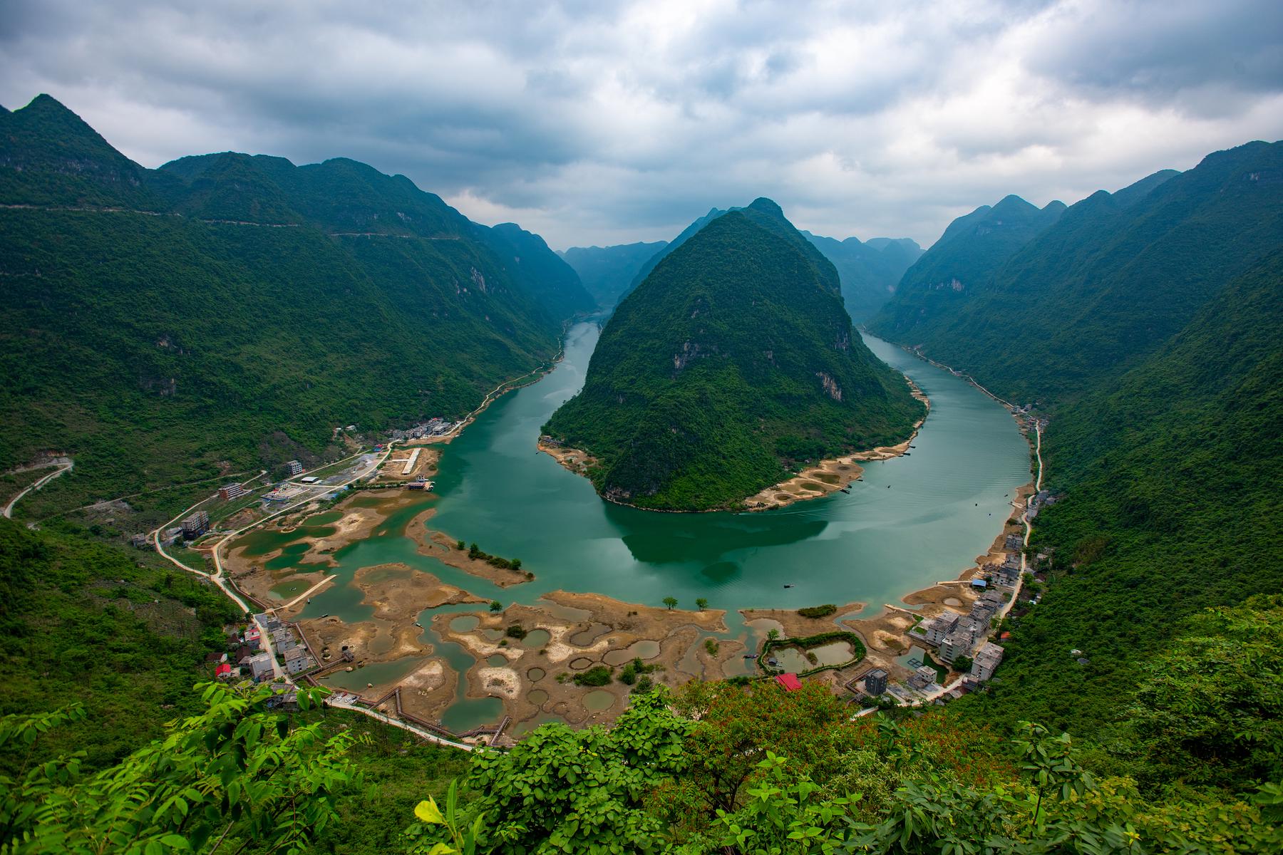 河池市东兰县板文村