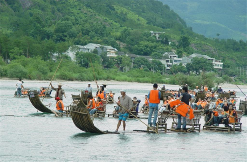 楠溪江岭下竹筏漂流