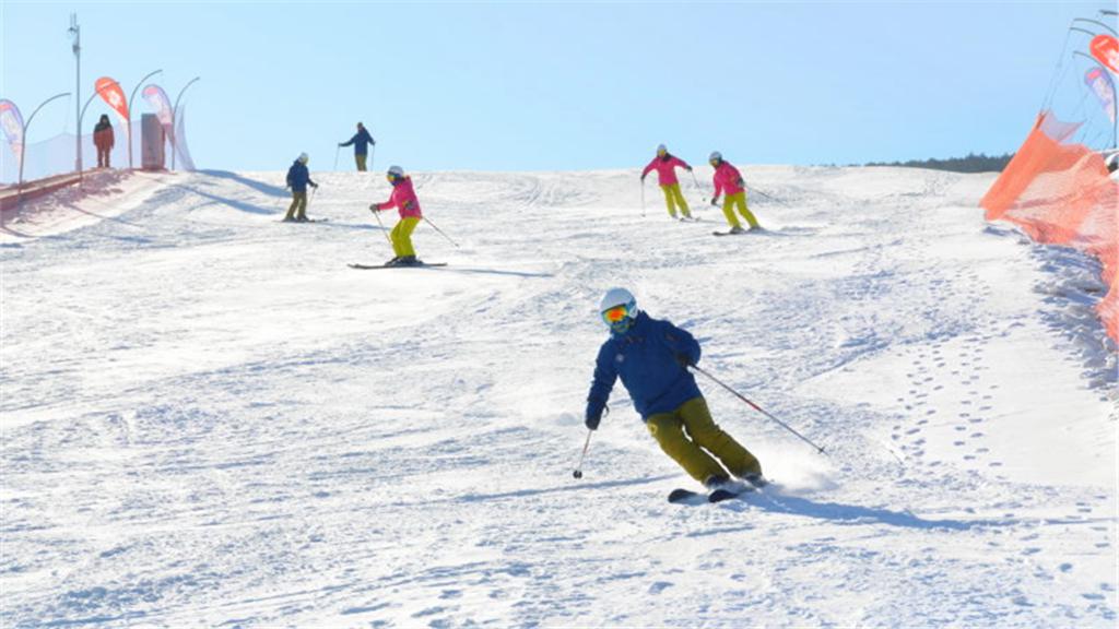 嵩顶滑雪度假区