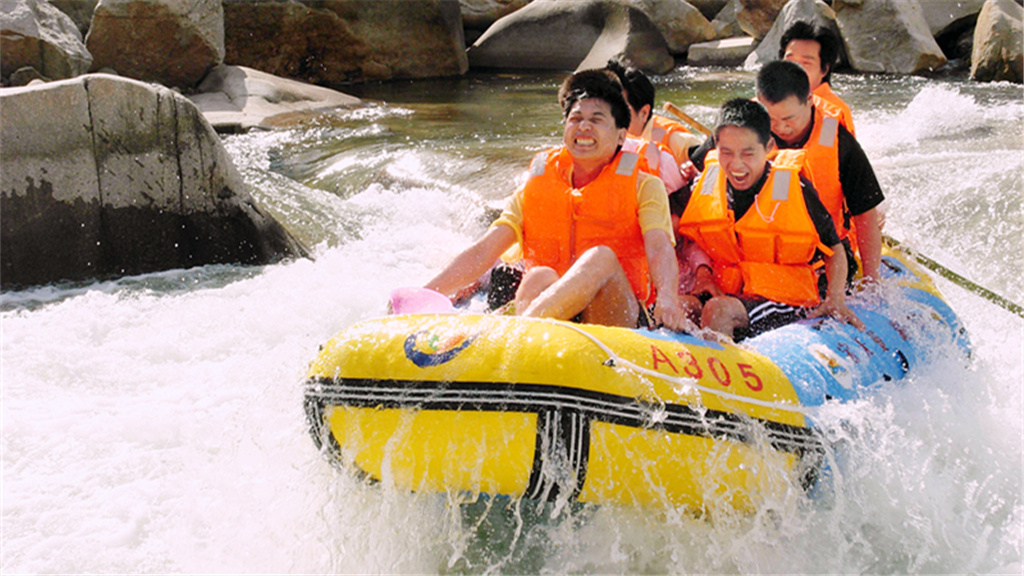 宝天曼峡谷漂流