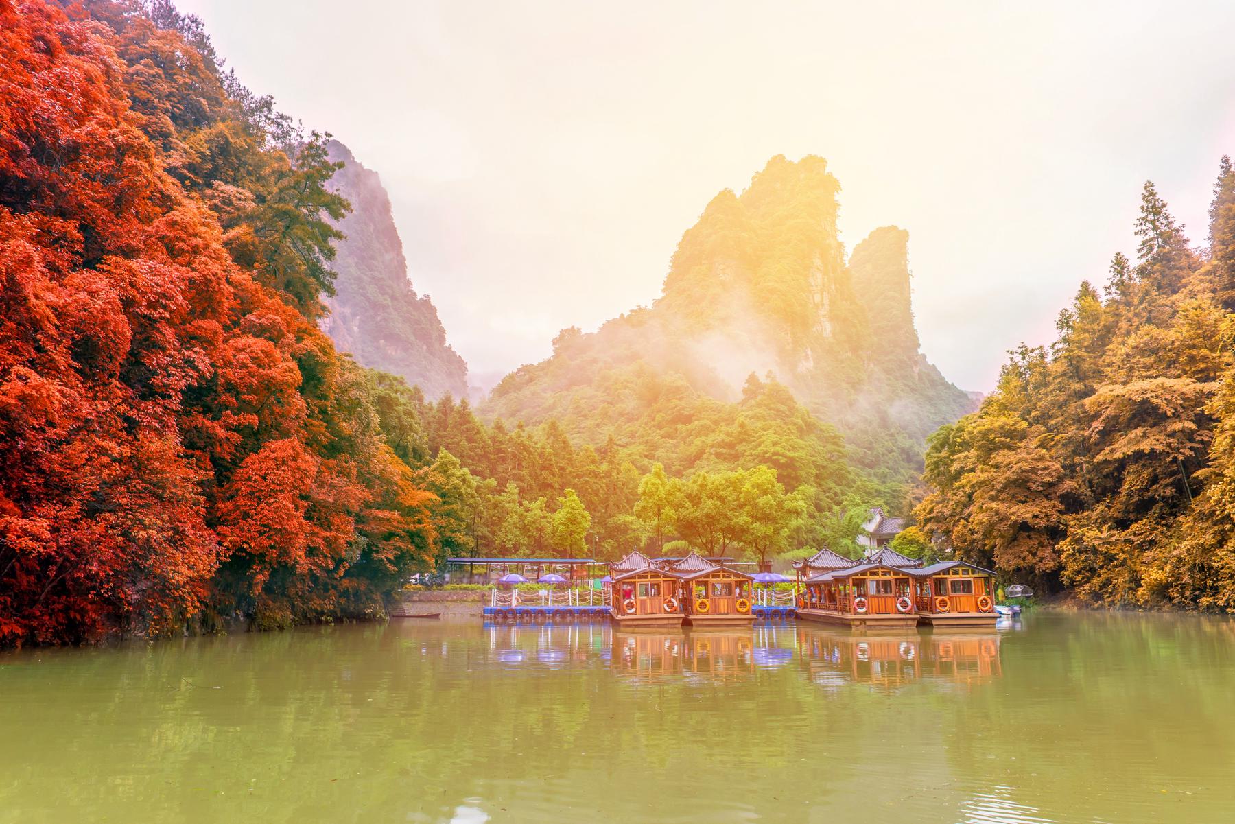 宝峰湖风景区