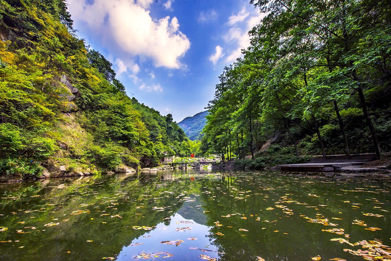 神丽峡