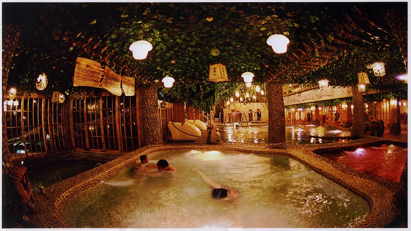 山水田园温泉养生推拿