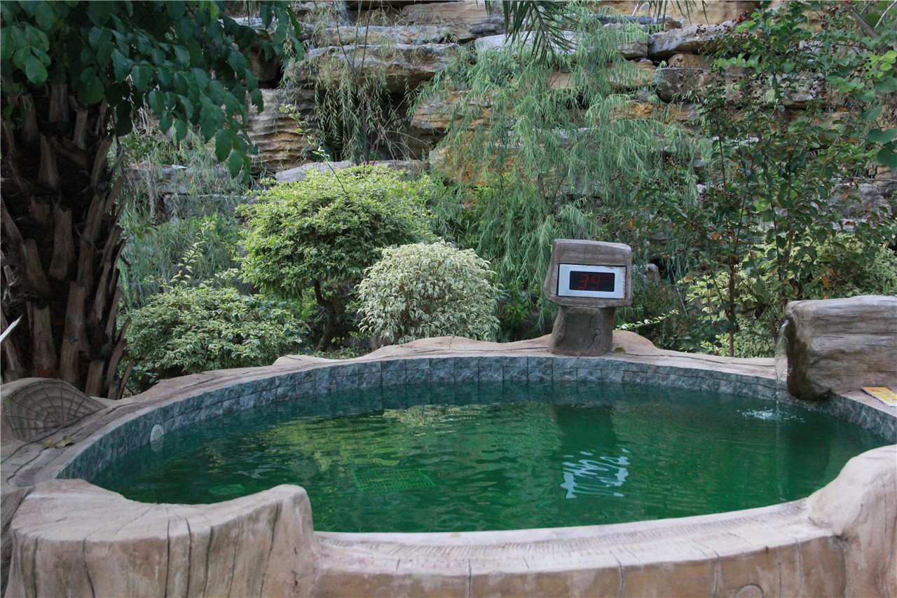 龙门水都鲤鱼湾温泉