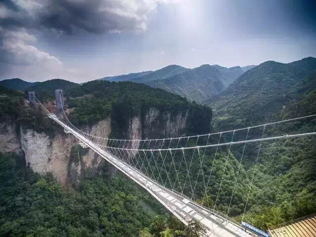 张家界大峡谷玻璃桥