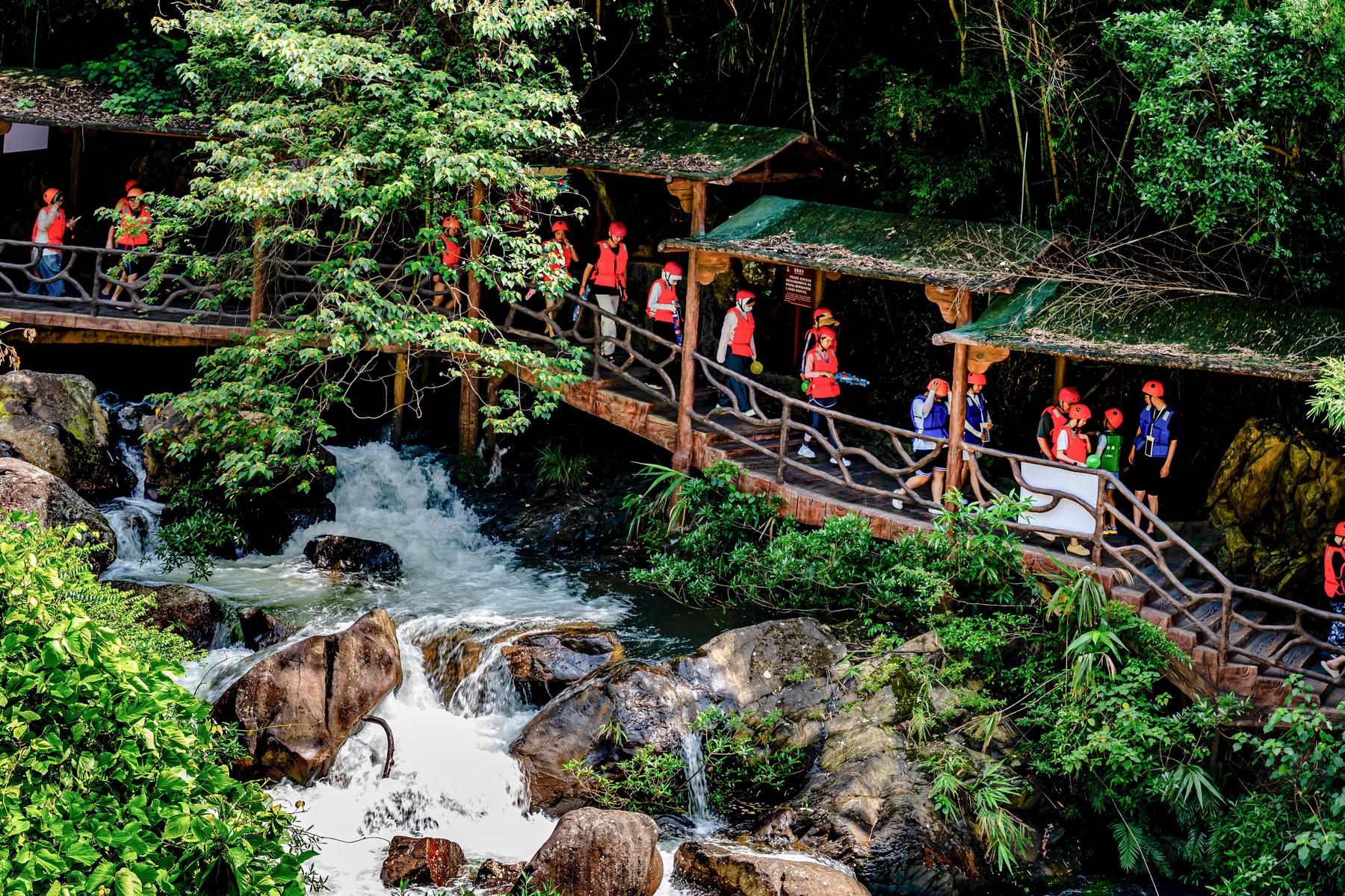 黄腾峡勇猛漂流